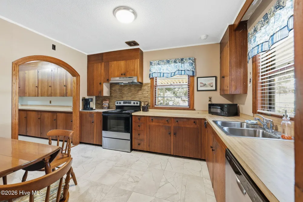 535 E Morganton Rd, Southern Pines, NC 28387