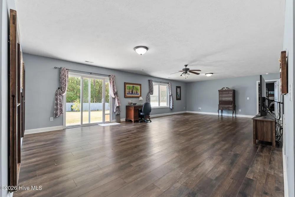 355 Queens Cove Way, Carthage, NC 28327