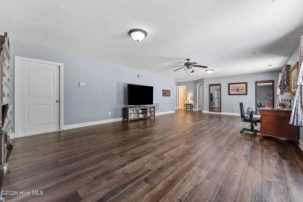 355 Queens Cove Way, Carthage, NC 28327