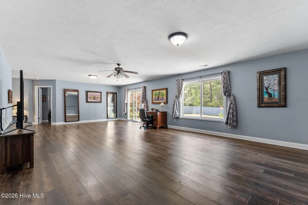 355 Queens Cove Way, Carthage, NC 28327