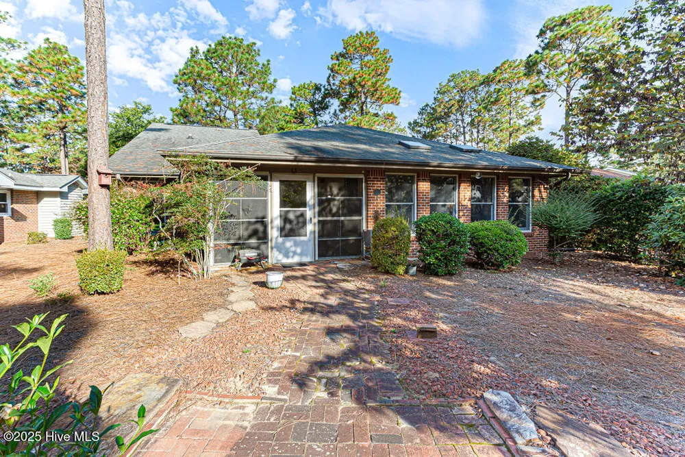 385 Pinehurst Trace Dr, Pinehurst, NC 28374