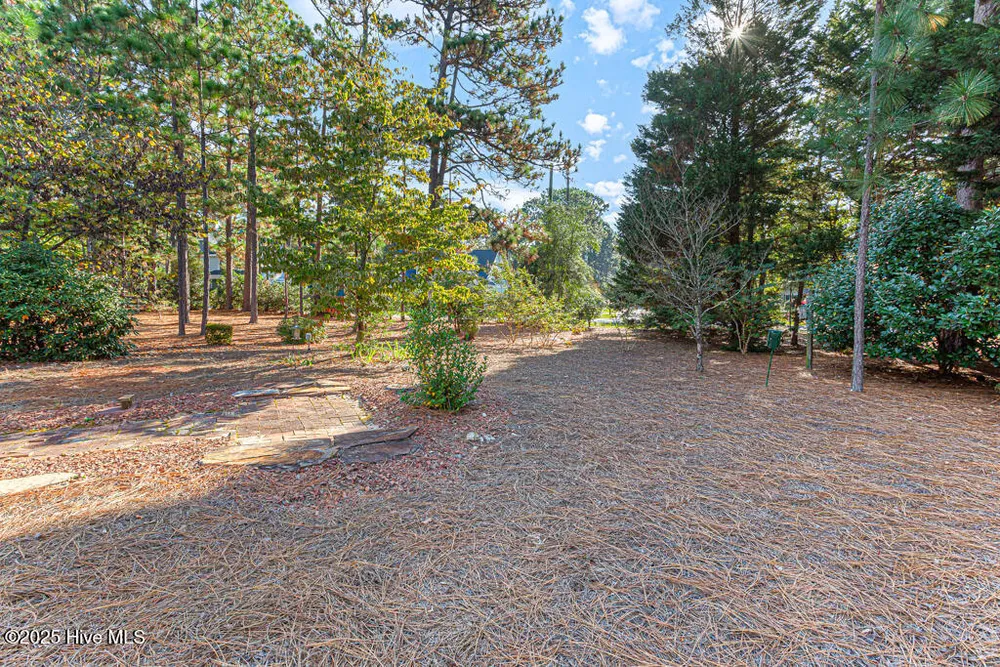 385 Pinehurst Trace Dr, Pinehurst, NC 28374