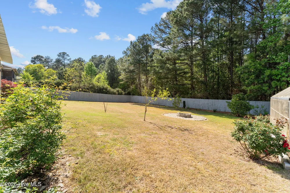 355 Queens Cove Way, Carthage, NC 28327