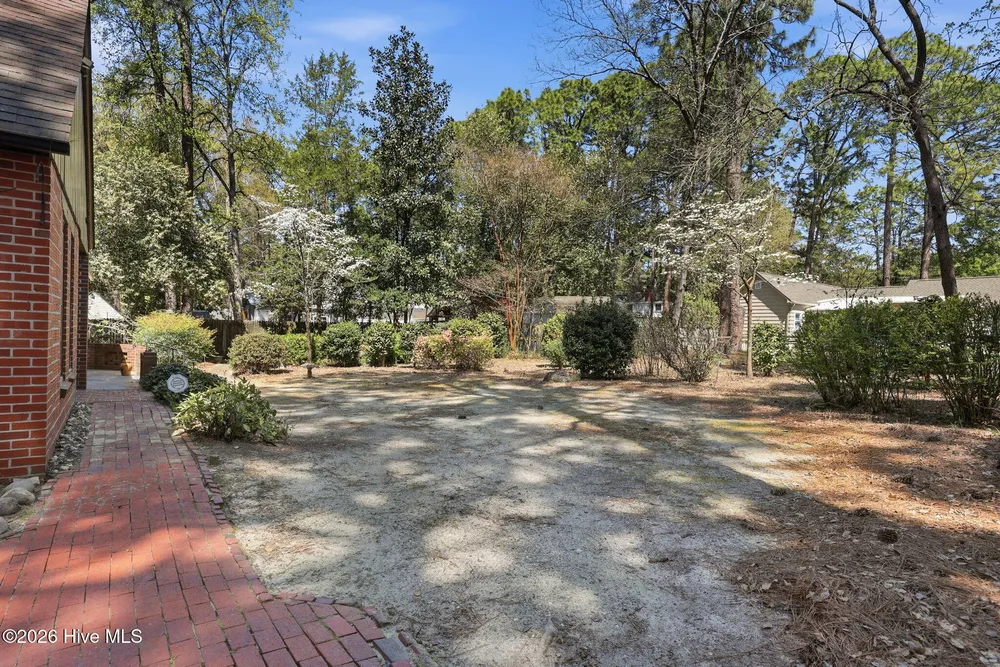 535 E Morganton Rd, Southern Pines, NC 28387