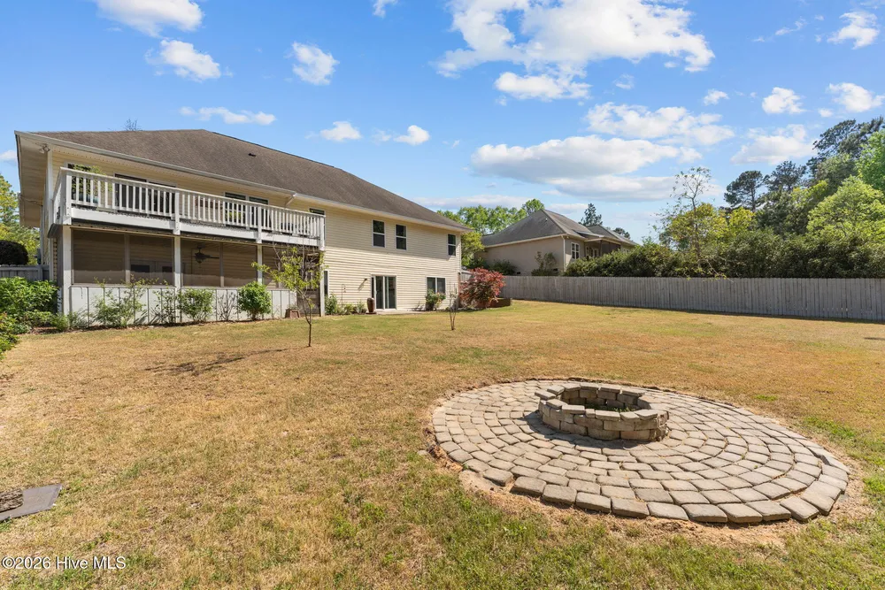 355 Queens Cove Way, Carthage, NC 28327