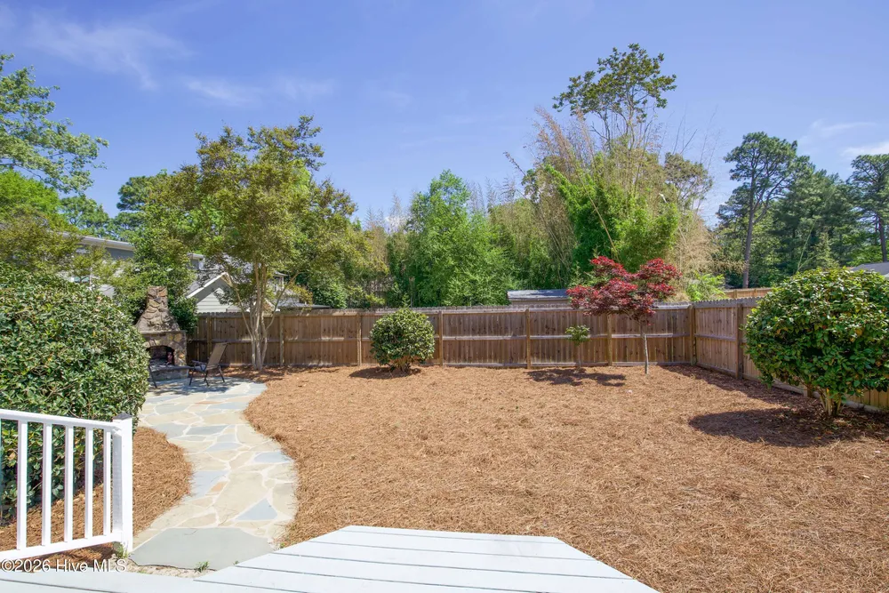 225 E Vermont Ave, Southern Pines, NC 28387