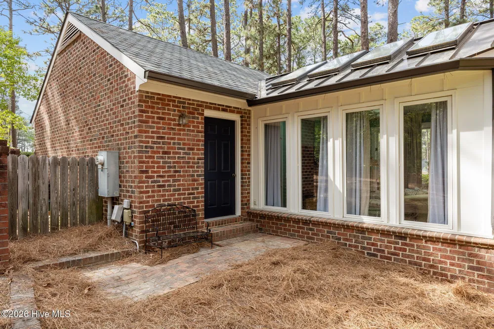 385 Lake Dornoch Dr, Pinehurst, NC 28374