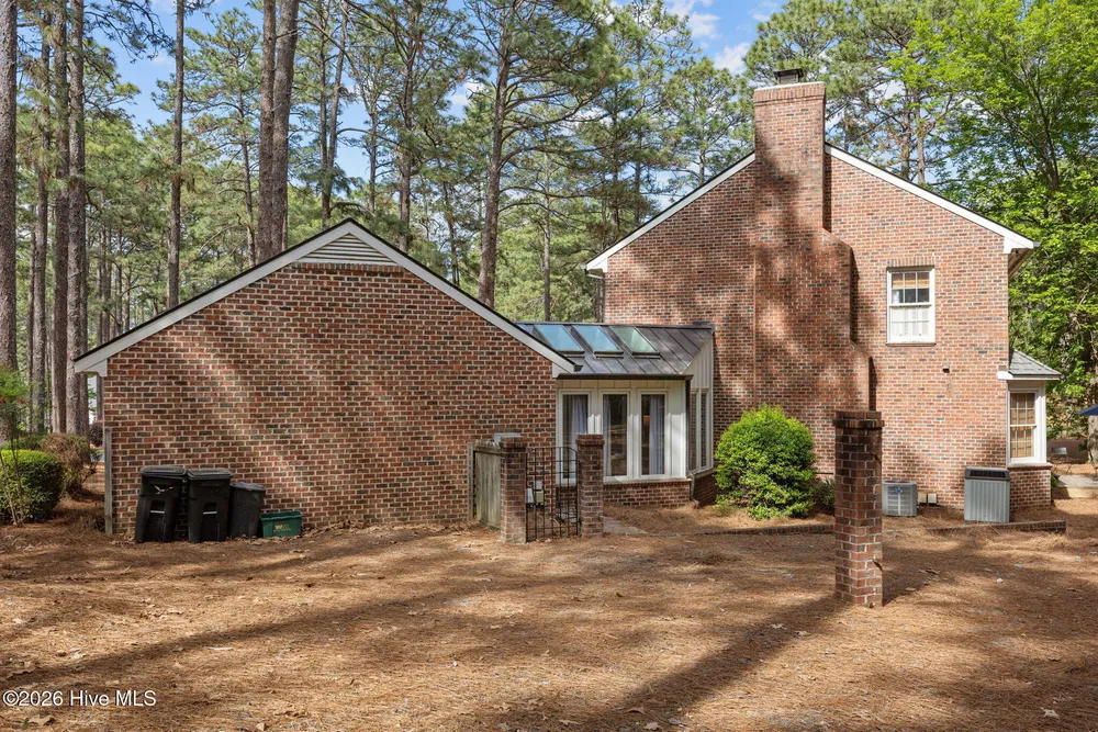 385 Lake Dornoch Dr, Pinehurst, NC 28374