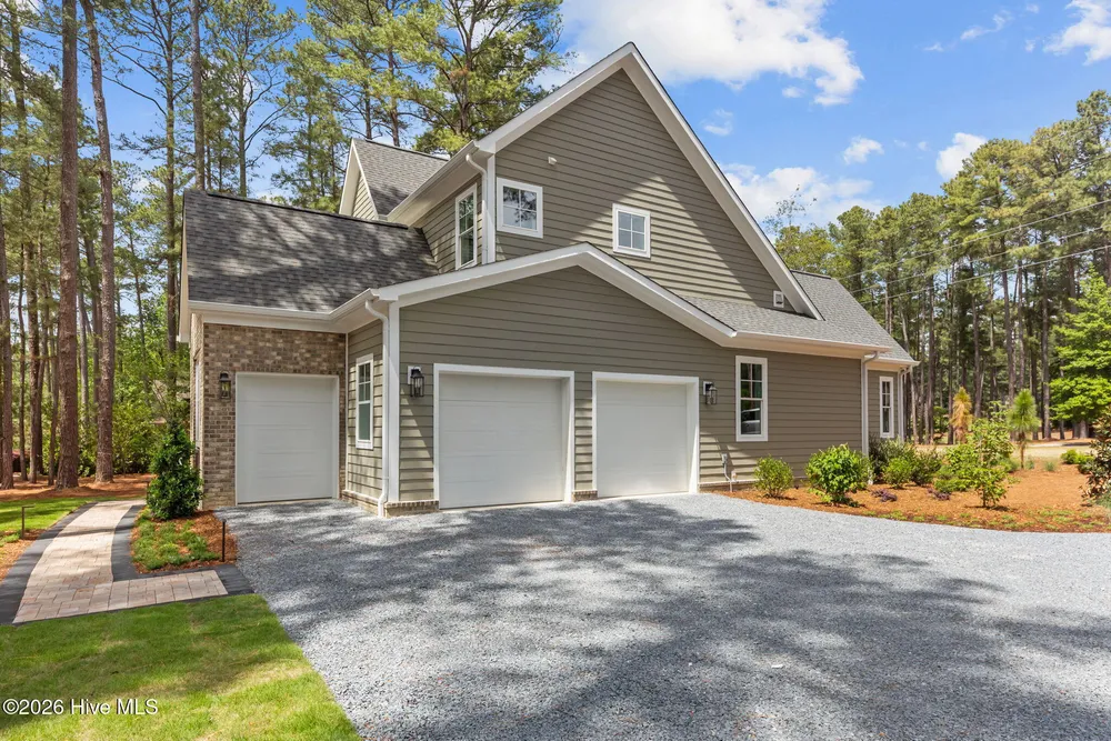 62 McMichael Dr, Pinehurst, NC 28374