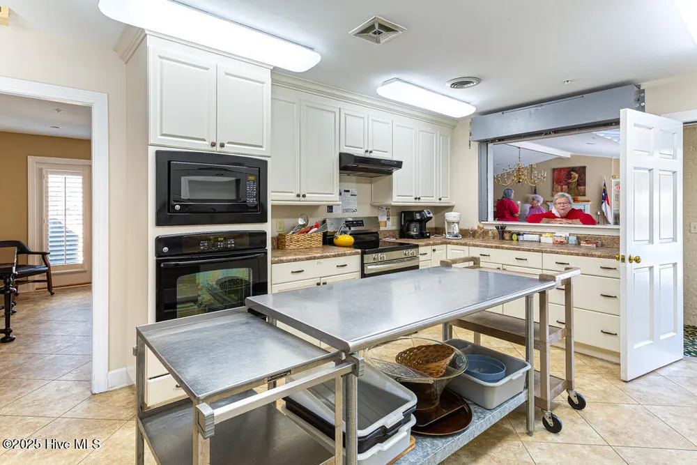 385 Pinehurst Trace Dr, Pinehurst, NC 28374