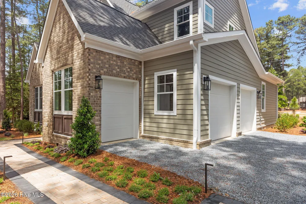 62 McMichael Dr, Pinehurst, NC 28374