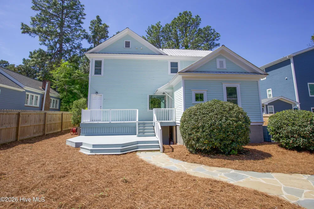 225 E Vermont Ave, Southern Pines, NC 28387