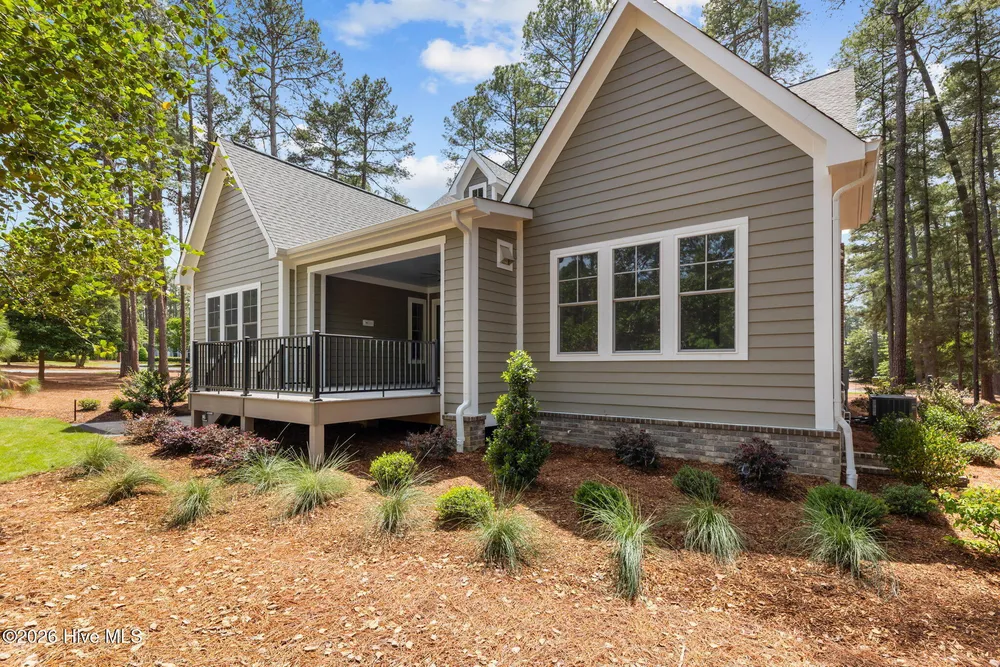 62 McMichael Dr, Pinehurst, NC 28374