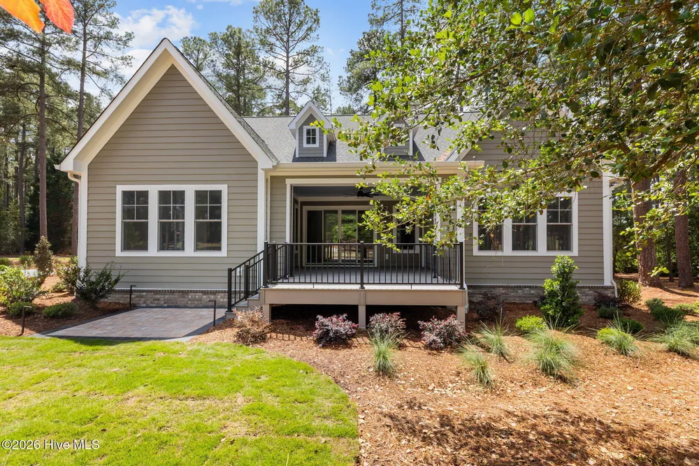62 McMichael Dr, Pinehurst, NC 28374