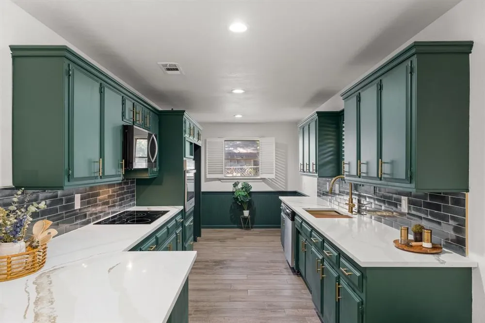 5605 Wales Ave, Fort Worth, TX 76133-2509