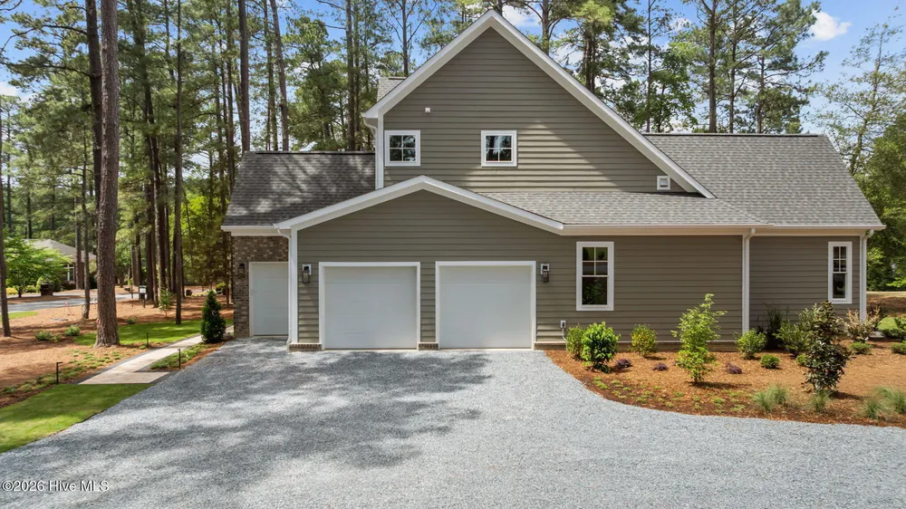 62 McMichael Dr, Pinehurst, NC 28374