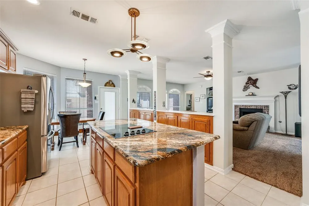 8421 Parkdale Dr, North Richland Hills, TX 76182-8441