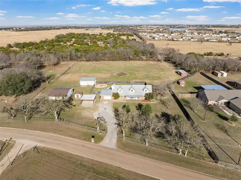 398 Bluebonnett Ln, Lorena, TX 76655