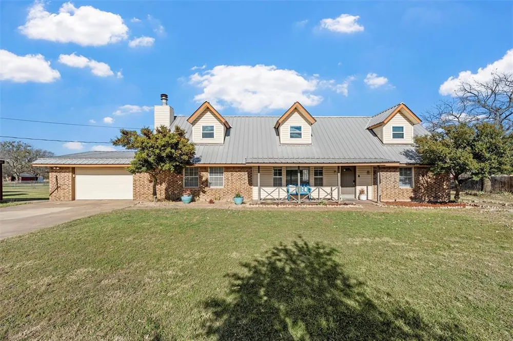 398 Bluebonnett Ln, Lorena, TX 76655
