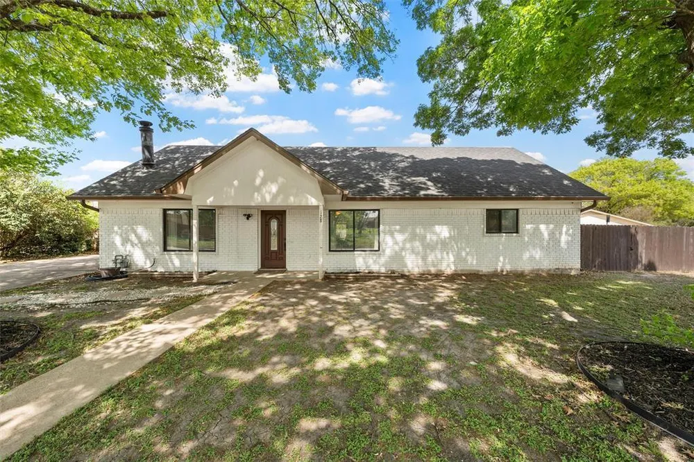 128 E Johnson St, Hewitt, TX 76643