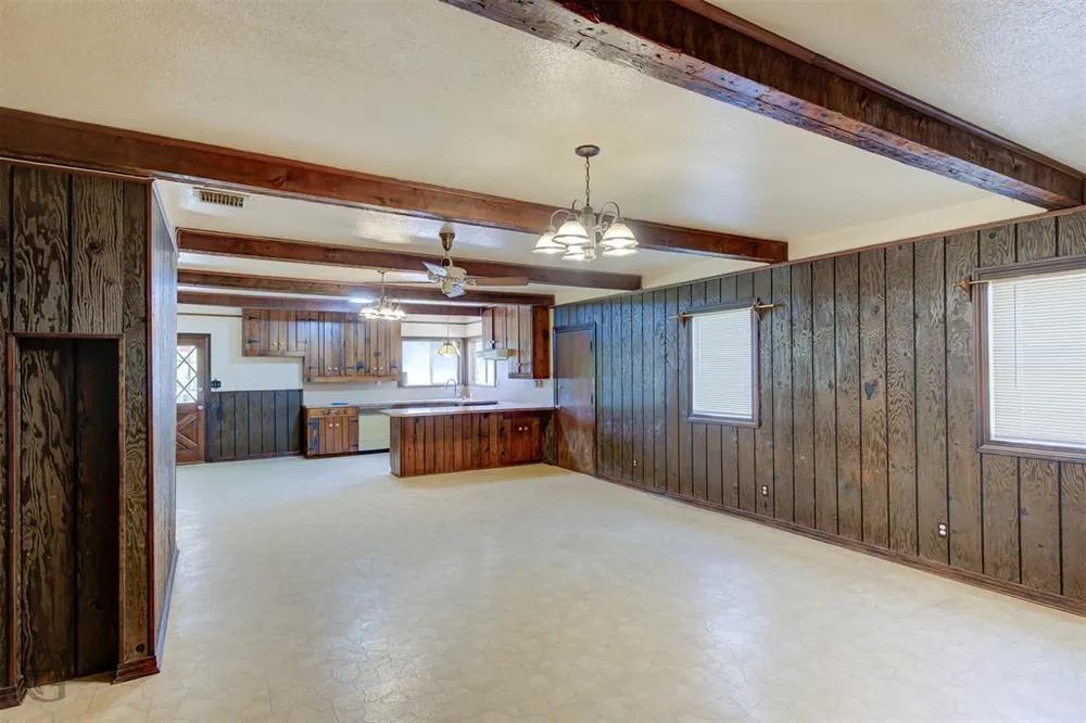 913 Pine Hill Rd, Shreveport, LA 71107-3132