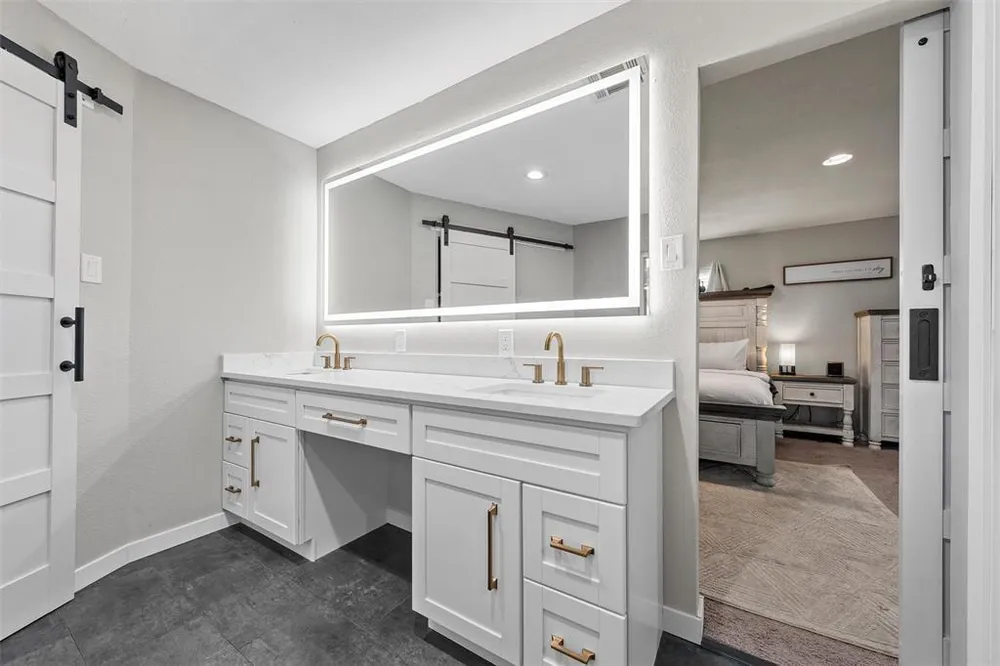 128 E Johnson St, Hewitt, TX 76643