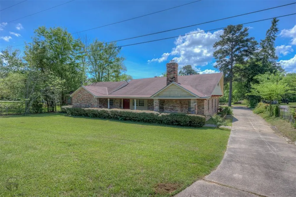 913 Pine Hill Rd, Shreveport, LA 71107-3132