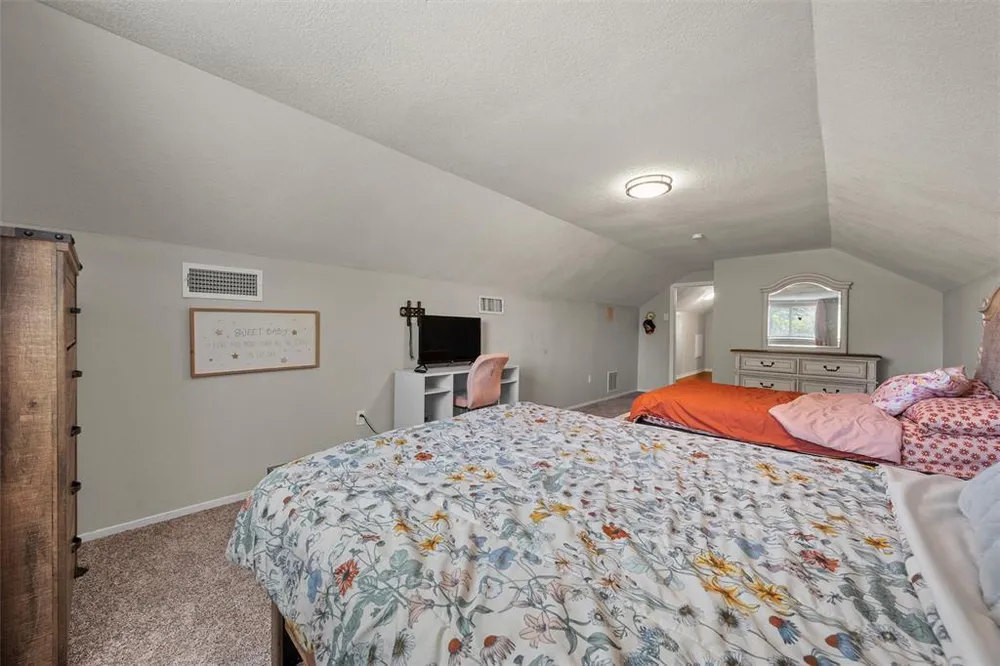 128 E Johnson St, Hewitt, TX 76643