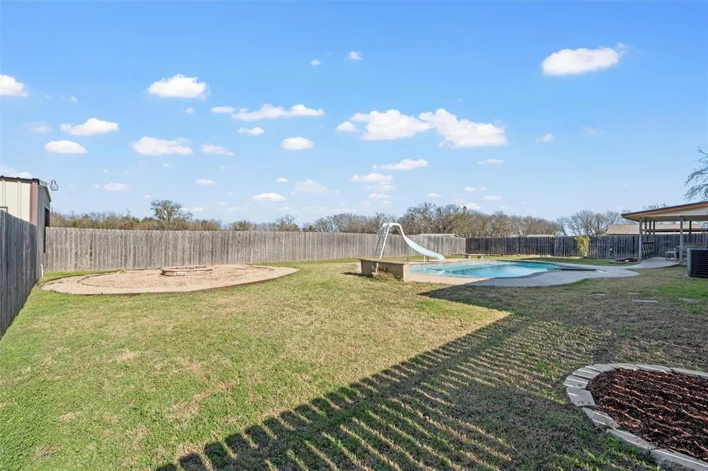 398 Bluebonnett Ln, Lorena, TX 76655