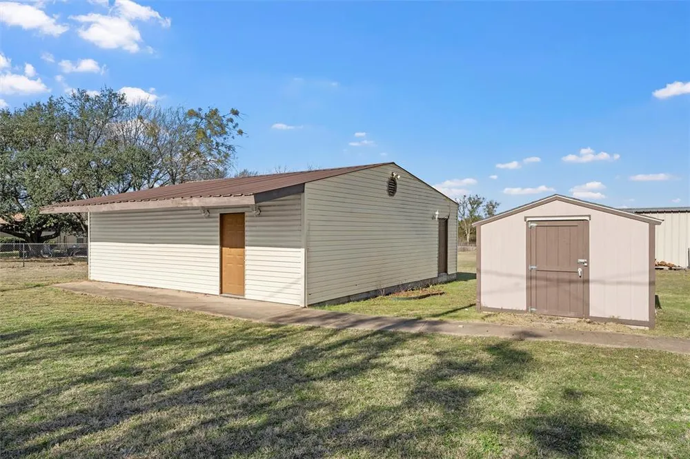 398 Bluebonnett Ln, Lorena, TX 76655