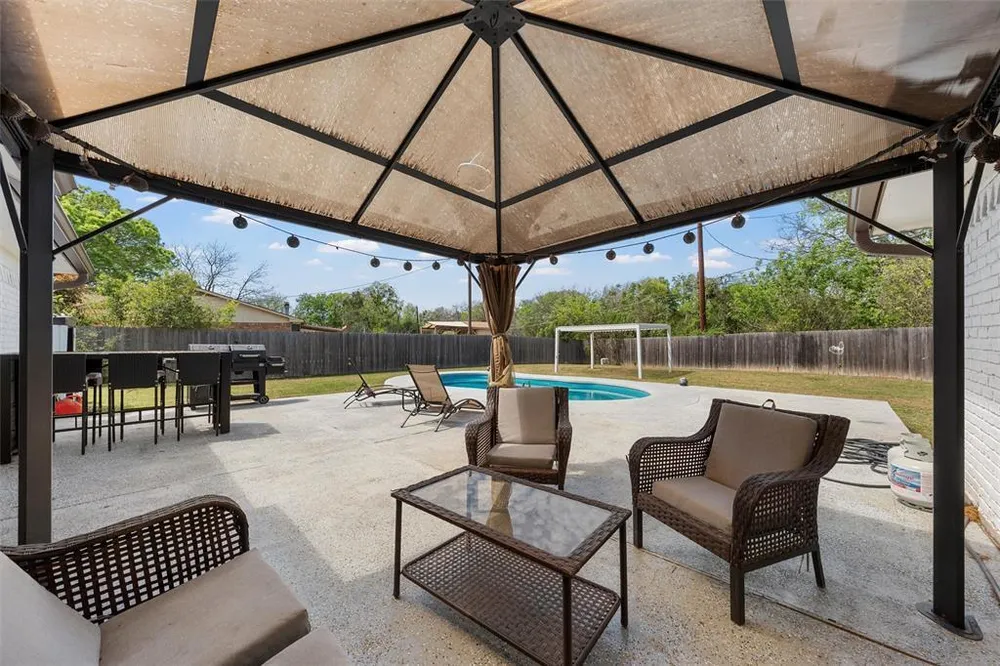 128 E Johnson St, Hewitt, TX 76643