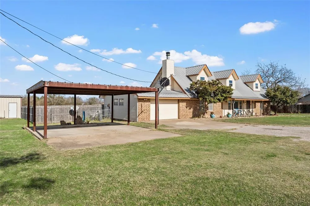 398 Bluebonnett Ln, Lorena, TX 76655