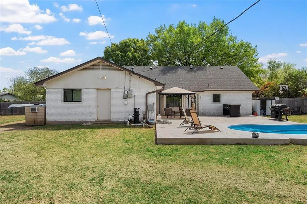 128 E Johnson St, Hewitt, TX 76643