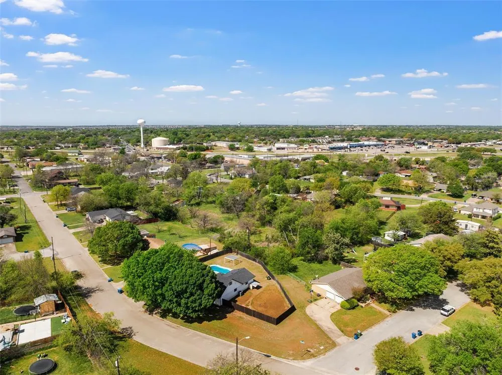 128 E Johnson St, Hewitt, TX 76643