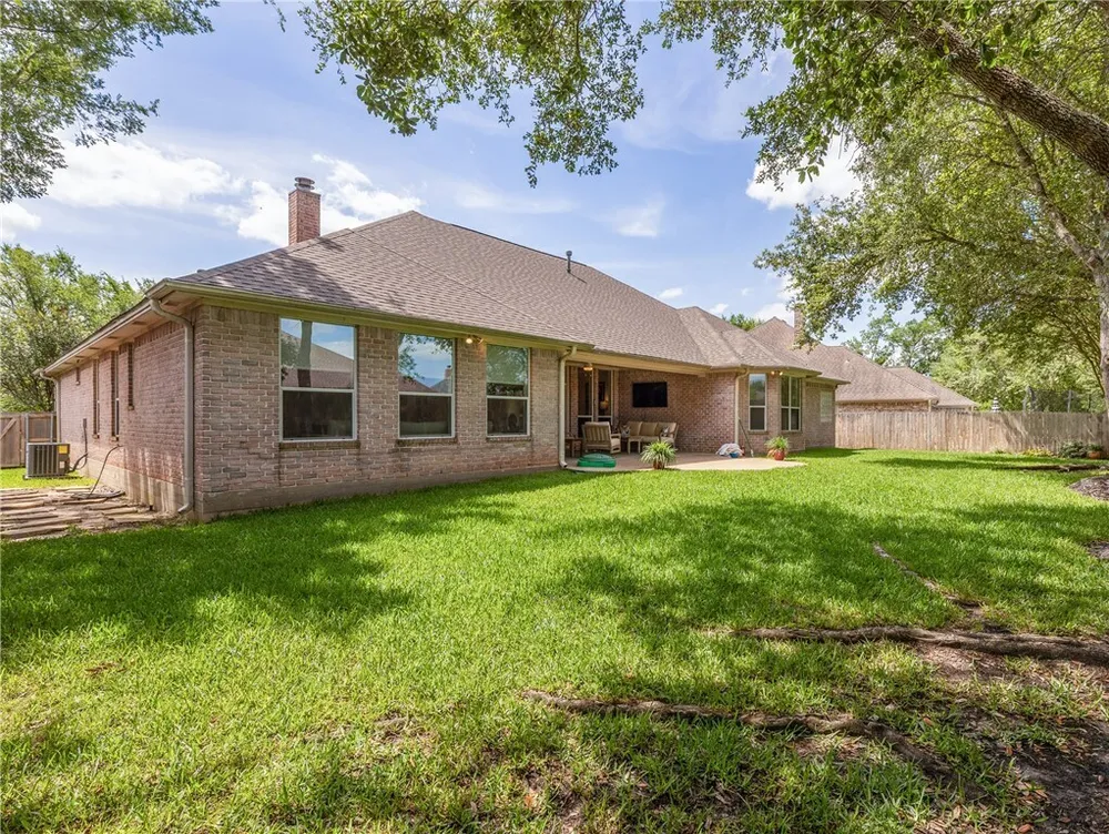 703 Kingsmill Ct, College Station, TX 77845