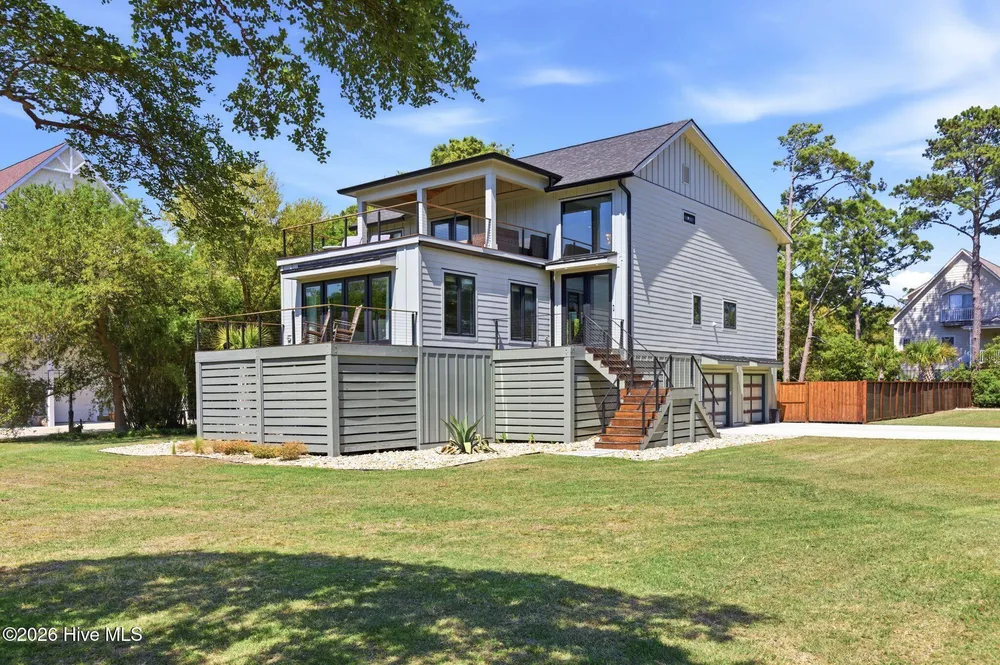 9017 Saint Stephens Pl, Wilmington, NC 28412