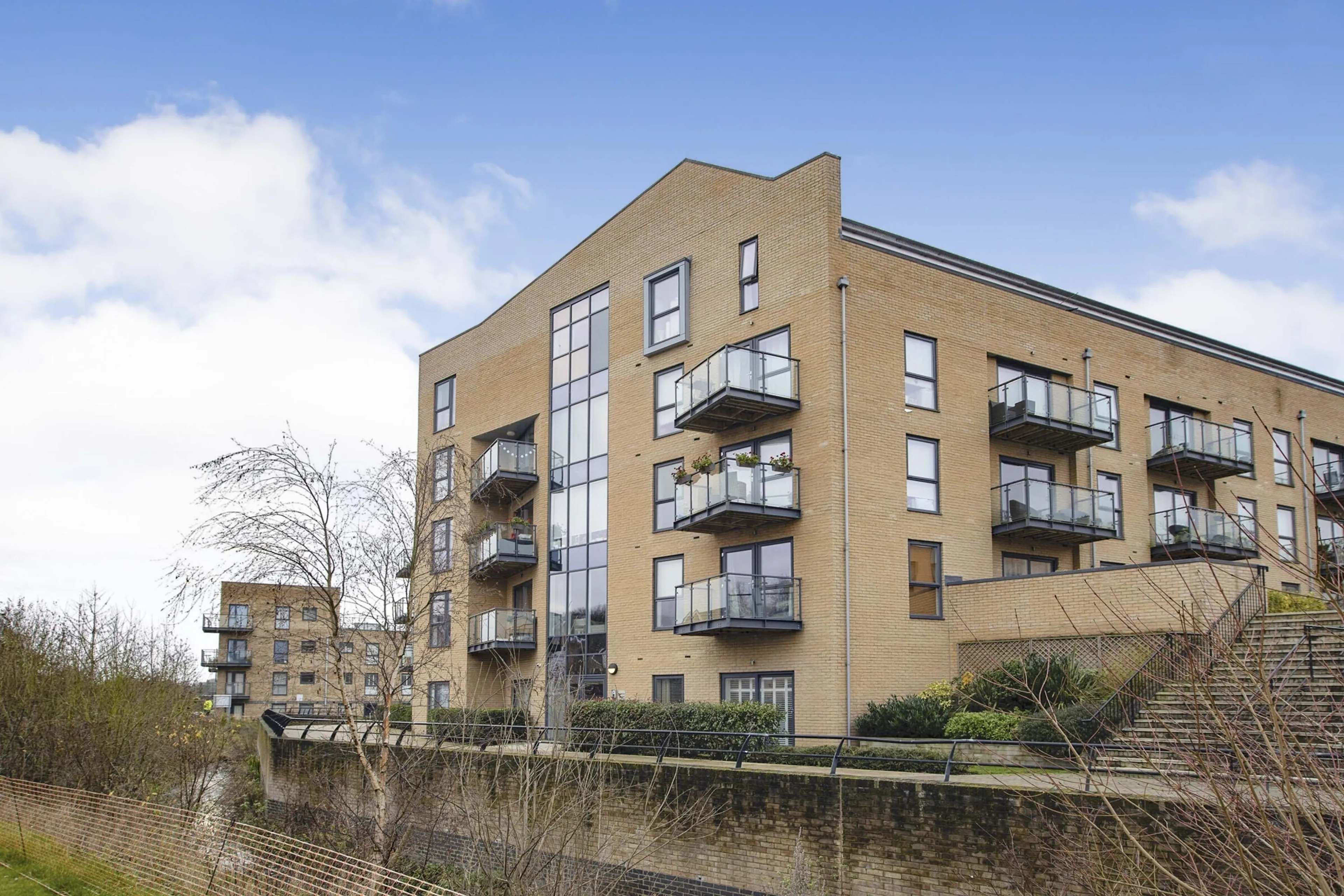 Property at The Embankment, Nash Mills Wharf, HEMEL HEMPSTEAD