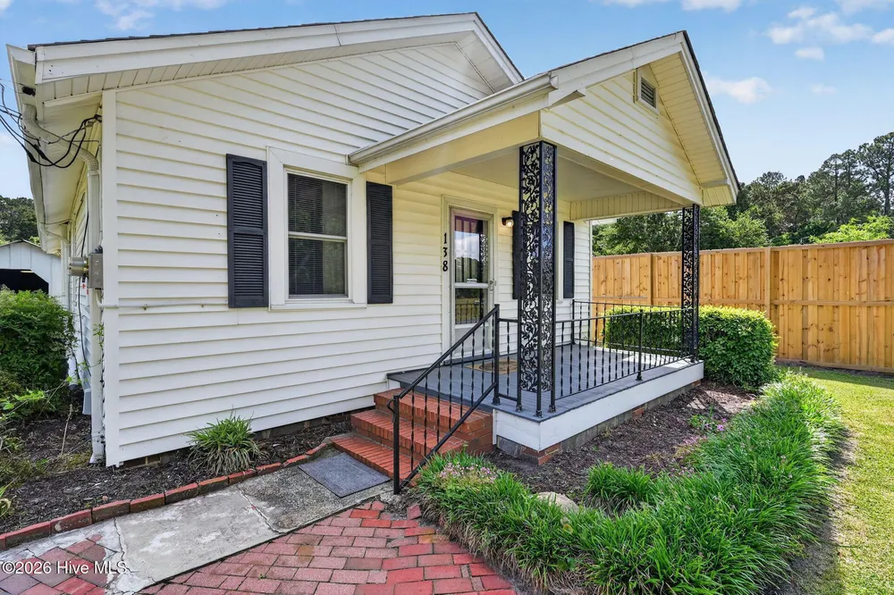 138 Victoria Dr, Wilmington, NC 28401