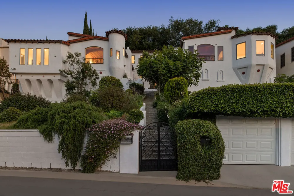 3700 Arbolada Rd, Los Feliz, CA 90027