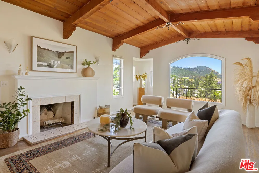 3700 Arbolada Rd, Los Feliz, CA 90027
