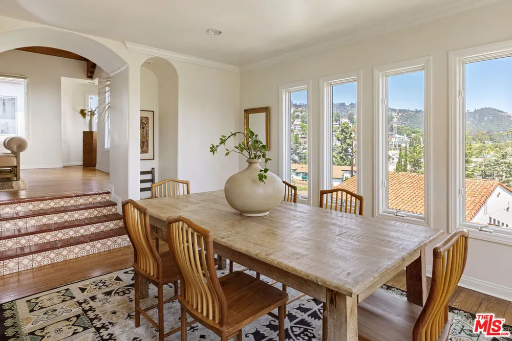 3700 Arbolada Rd, Los Feliz, CA 90027