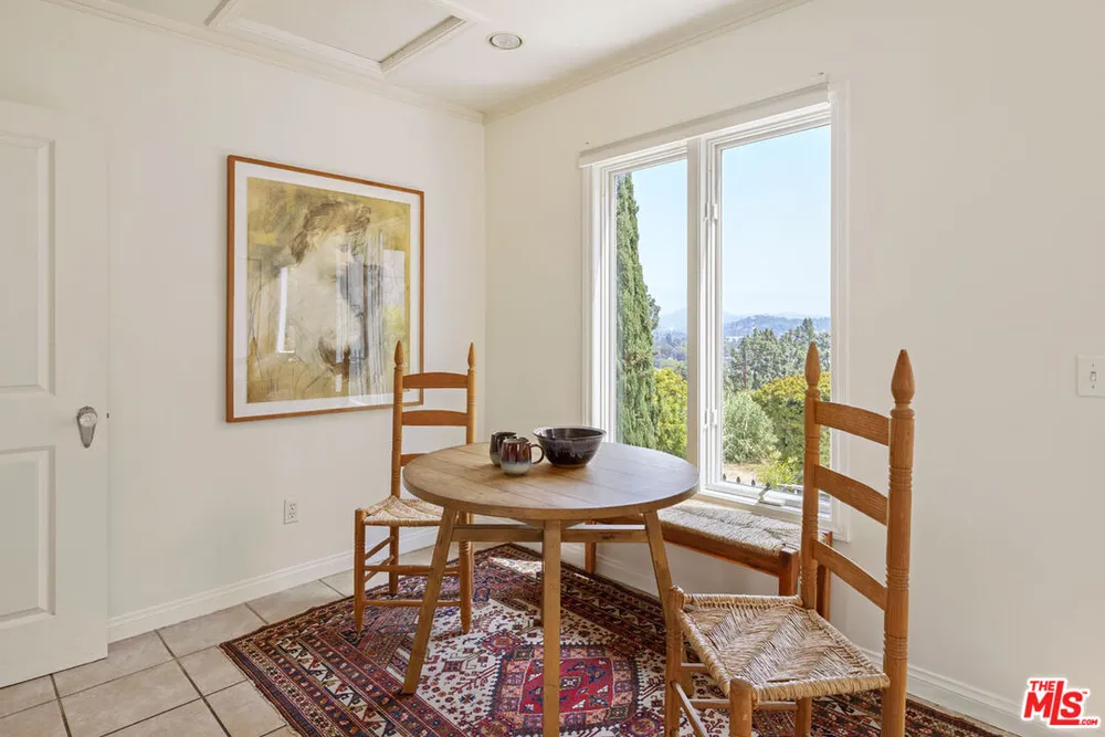 3700 Arbolada Rd, Los Feliz, CA 90027