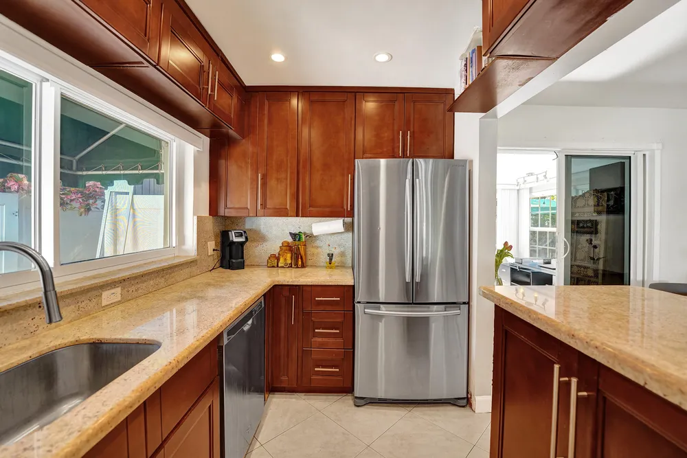 1036 NE 9th Ave, Fort Lauderdale, FL 33304