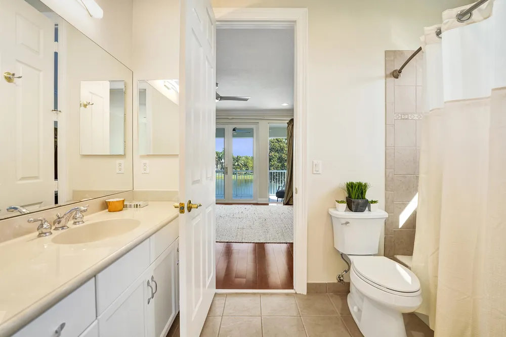 2846 Juniper Ln, Davie, FL 33330