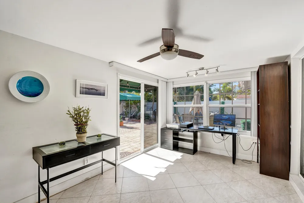 1036 NE 9th Ave, Fort Lauderdale, FL 33304