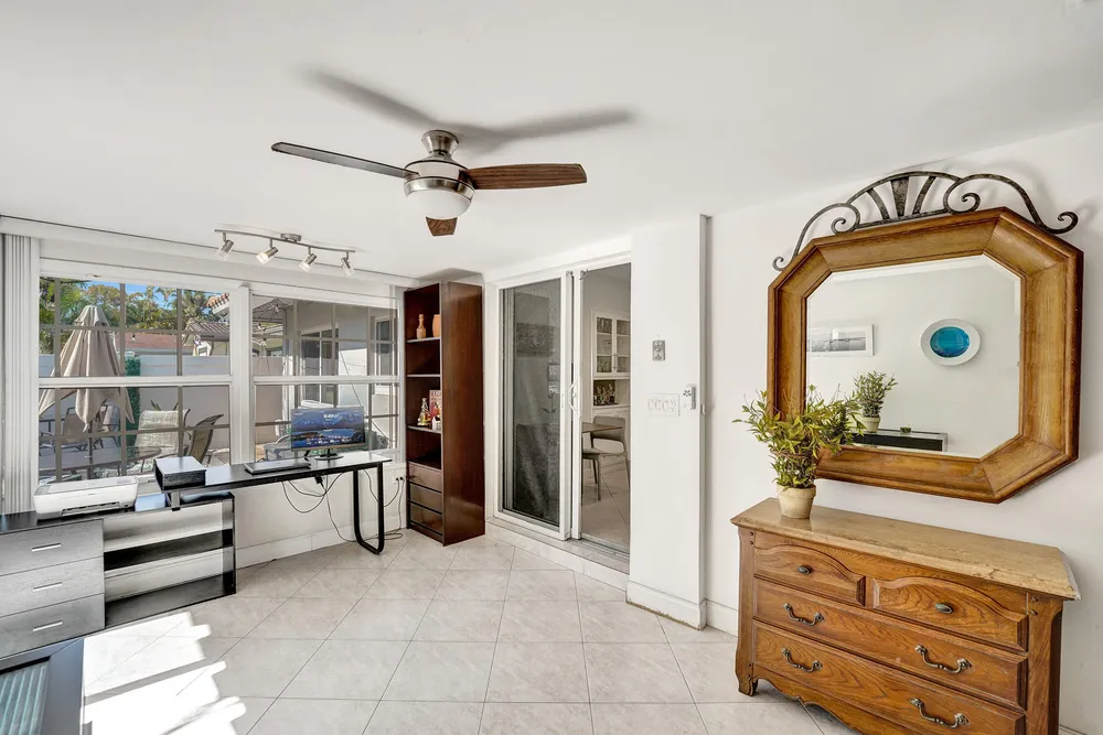 1036 NE 9th Ave, Fort Lauderdale, FL 33304