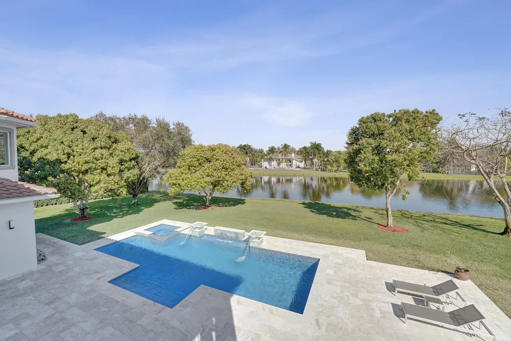 2846 Juniper Ln, Davie, FL 33330