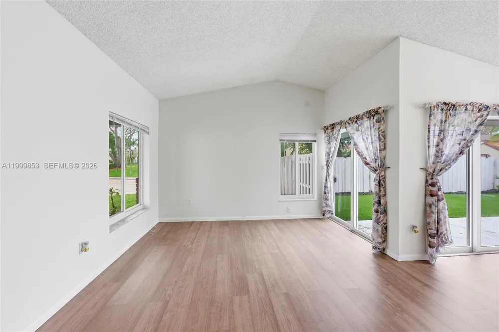 14600 Ashland Pl, Davie, FL 33325