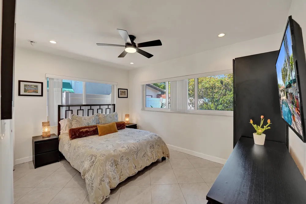 1036 NE 9th Ave, Fort Lauderdale, FL 33304
