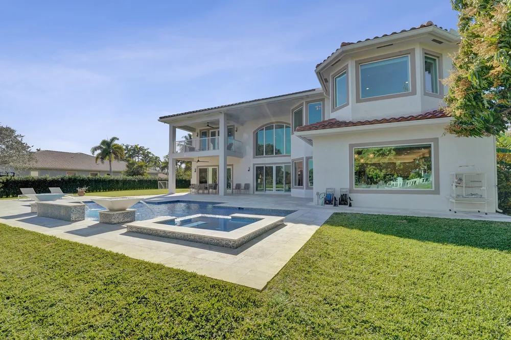 2846 Juniper Ln, Davie, FL 33330